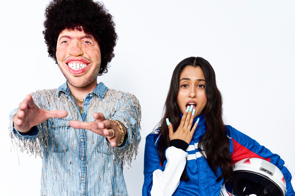 Benny Blanco offre un premier avant-goût de l'album en espagnol "Hermoso" avec "Joven y Salvaje", avec Bb trickz