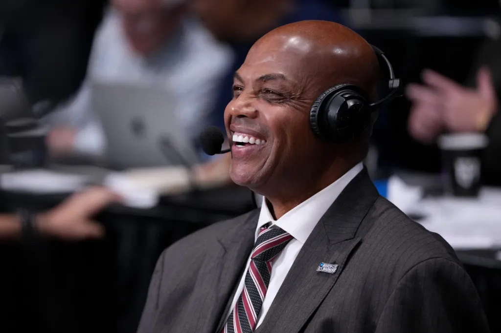 Charles Barkley explique pourquoi il a « poliment refusé » l'invitation au mariage de Taylor Swift et Travis Kelce