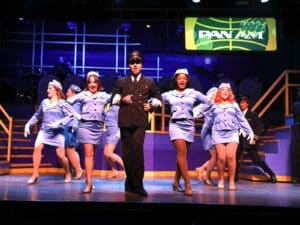 Glamour, paillettes et charme dans « Arrête-moi si tu peux » au Petit Théâtre d'Alexandrie