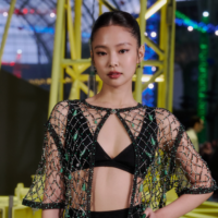 JENNIE présente des chansons inédites au festival Open&rsquo;er et annonce une nouvelle musique « bientôt »