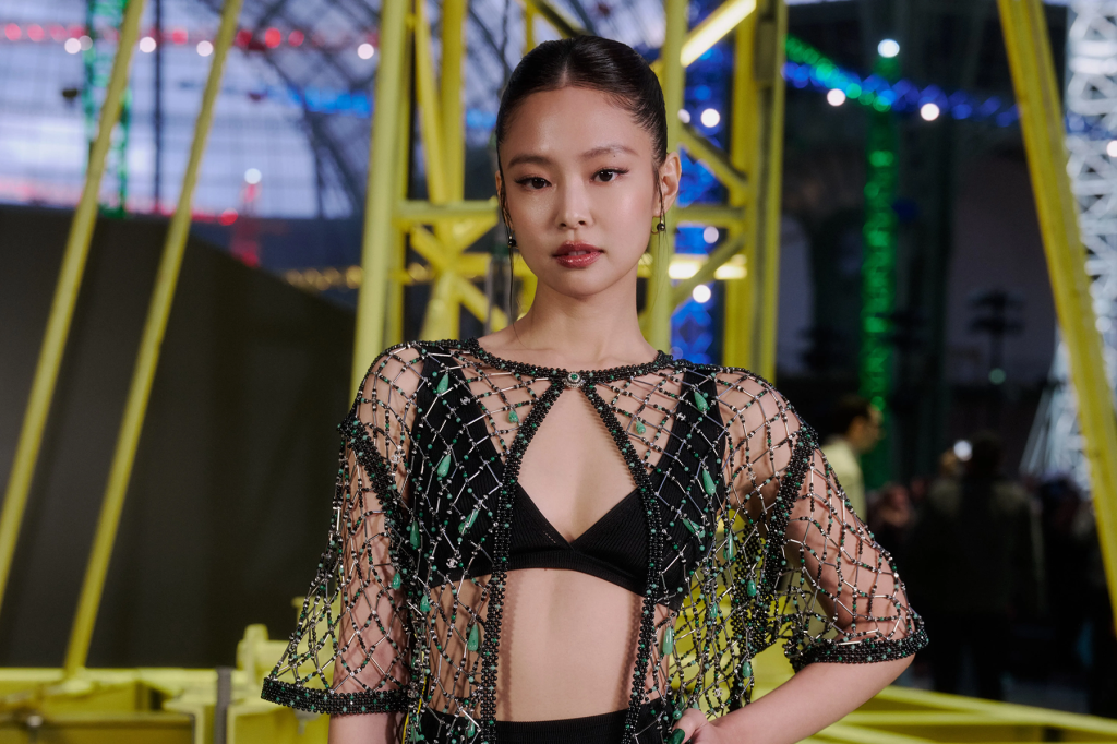 JENNIE présente des chansons inédites au festival Open'er et annonce une nouvelle musique "bientôt"