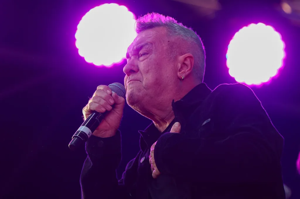 Jimmy Barnes, ICEHOUSE et bien d’autres rendent hommage au saxophoniste Cold Chisel Andy Bickers