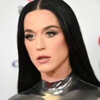 Katy Perry condamne l&rsquo;utilisation par l&rsquo;administration Trump d&rsquo;un « feu d&rsquo;artifice » dans une vidéo sur les frappes militaires