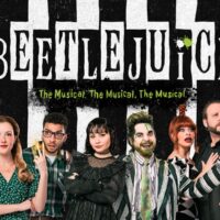 La directrice de la tournée, Catie Davis, parle de la présentation de « Beetlejuice » sur scène
