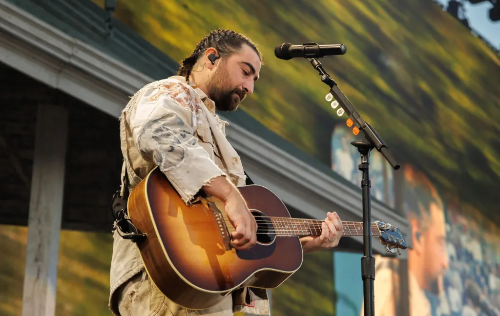 Le concert de Noah Kahan parmi les spectacles annulés à New York en raison du mauvais temps samedi