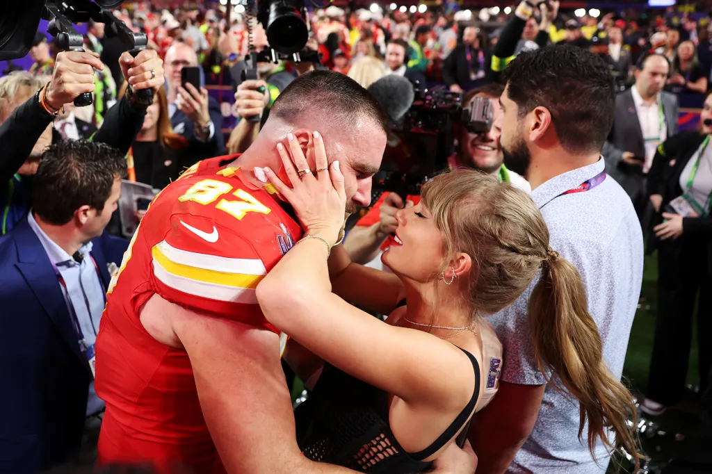 Le look de mariage de Taylor Swift comprenait un clin d'œil subtil à la tournée Eras