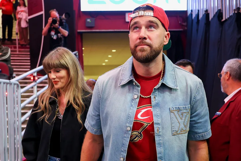 Les vœux de mariage de Taylor Swift et Travis Kelce : ce que les invités ont révélé