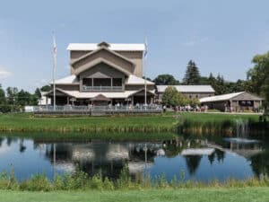 Lorsque la fumée des incendies de forêt au Canada a menacé Glimmerglass, le festival a trouvé un moyen