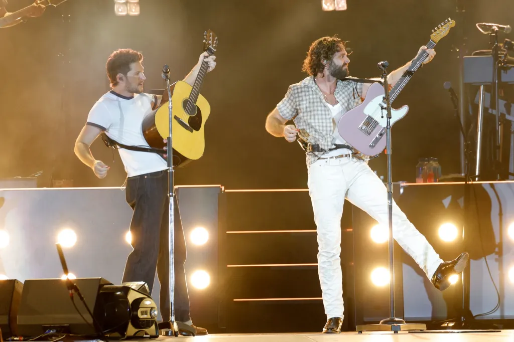 Niall Horan et Thomas Rhett reprennent "Choosin' Texas" d'Ella Langley à Nashville