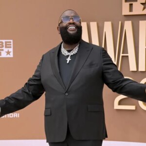 Rick Ross dit que la relation entre Joe Budden et Drake n&rsquo;était pas une « façade » : « Rien à ce sujet n&rsquo;était faux »