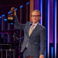 Un regard critique sur le battage médiatique de Bill Maher au Kennedy Center