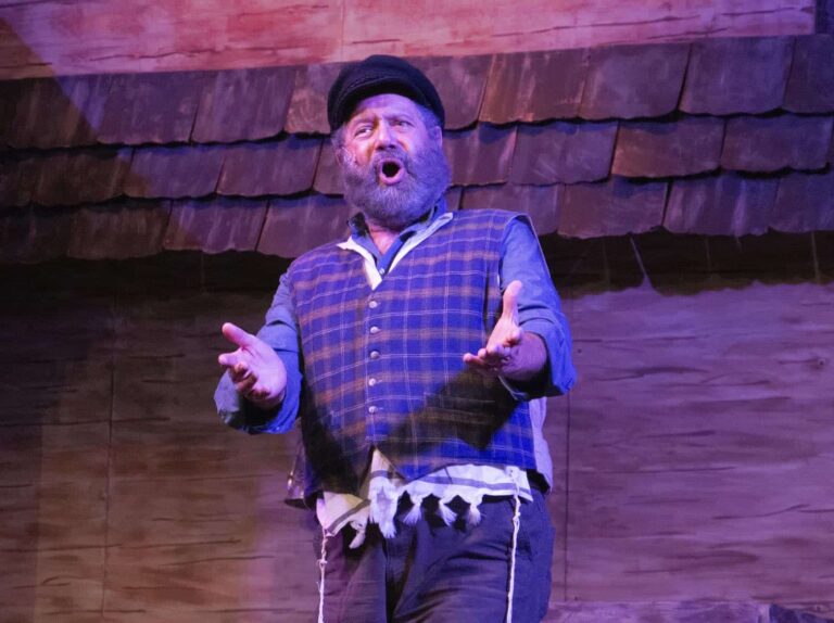 Un « violon sur le toit » puissant et passionné d&rsquo;Upper Room Theatre Ministry