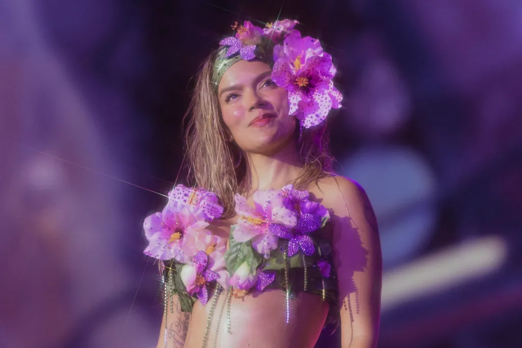 Karol G, Maluma et d'autres s'unissent pour soulager le tremblement de terre en Colombie et pour d'autres moments édifiants dans la musique latine