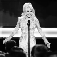 La radio se mobilise autour de Dolly Parton après sa mort, dirigée par « 9 to 5 »