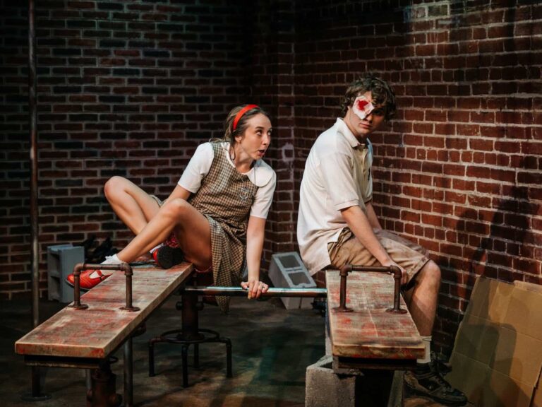 Amitié et chagrin dans « Gruesome Playground Injuries » au Keegan Theatre