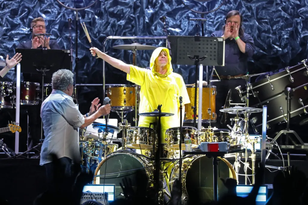 Après une année 2025 tumultueuse, le batteur Zak Starkey dit qu'il a « hâte de se déchirer avec The Who Again »