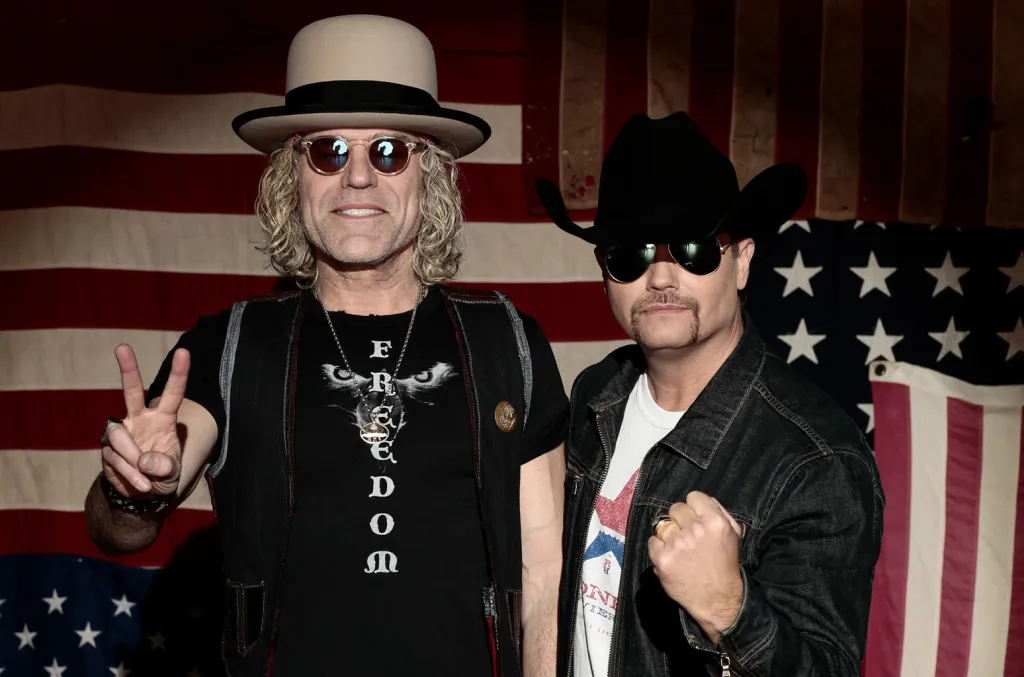 Big & Rich s'attaque à l'intelligence artificielle sur la nouvelle chanson inquiétante "Hello AI" : "This AI Thing Is Outta Control" (première vidéo)