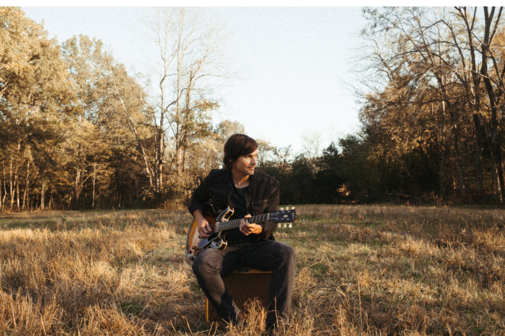 Charlie Worsham parle de son nouvel album "Once Upon a Second Time Around", en collaboration avec Lainey Wilson, Stephen Wilson Jr.