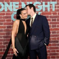 Dua Lipa parle du jour du mariage « magique » et des 2 conseils qu&rsquo;elle et Callum Turner ont suivis