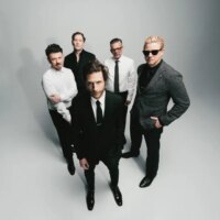 Interpol réfléchit au nouvel album « Expansive & Fresh » « This Mirror Weighs a Ton » et à l&rsquo;enregistrement avec de nouveaux membres et collaborateurs du groupe