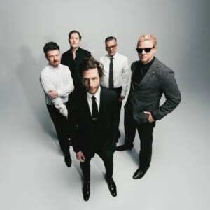 Interpol réfléchit au nouvel album « Expansive & Fresh » « This Mirror Weighs a Ton » et à l&rsquo;enregistrement avec de nouveaux membres et collaborateurs du groupe