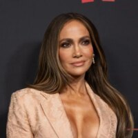 La star de « Real Housewives » Luann de Lesseps s&rsquo;excuse auprès de Jennifer Lopez après avoir dit qu&rsquo;elle était « From the Hood » au lieu de « The Block » : « Je ne pouvais pas réfléchir ! »
