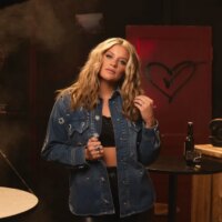 Lauren Alaina décompose 5 morceaux essentiels de son nouvel album « Stages » : « Je suis dans la meilleure étape de ma vie, jamais »