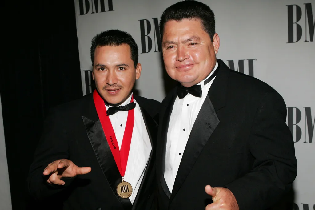 Le leader de Beto y Sus Canarios, Edilberto Portillo, « est vivant » après une attaque armée, selon sa famille