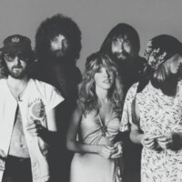 Les « plus grands succès » de Fleetwood Mac atteignent des sommets encore plus élevés, atteignant un nouveau sommet dans les charts d&rsquo;albums