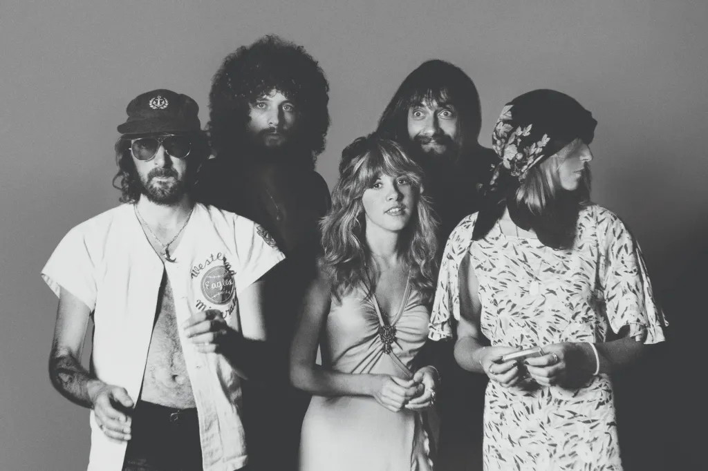 Les « plus grands succès » de Fleetwood Mac atteignent des sommets encore plus élevés, atteignant un nouveau sommet dans les charts d'albums