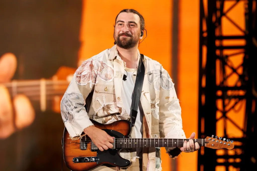 Noah Kahan, le dernier musicien à critiquer la Maison Blanche pour utilisation non autorisée de sa musique dans un clip à la mode sur les réseaux sociaux : « n'approuverait jamais »