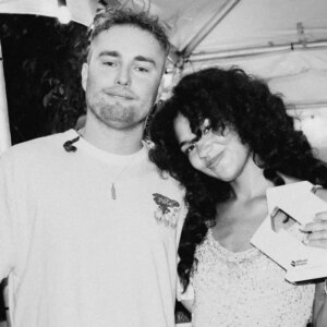 « Rein Me In » de Sam Fender et Olivia Dean marque une 21e semaine record au n°1