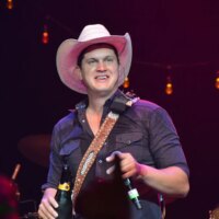 Retour en arrière : en 2016, « Boots » de Jon Pardi est passé au numéro 1 sur Country Airplay