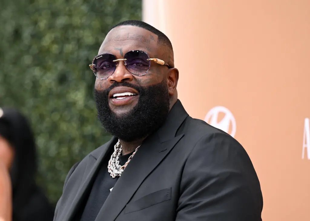Rick Ross affirme qu'il n'a pas perdu une partie de "Madden" depuis "Peut-être 8 ou 9 ans"