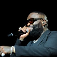 Rick Ross répond au vieillissement de 50 Cent dans les commentaires hip-hop : « F— Quel est votre âge »