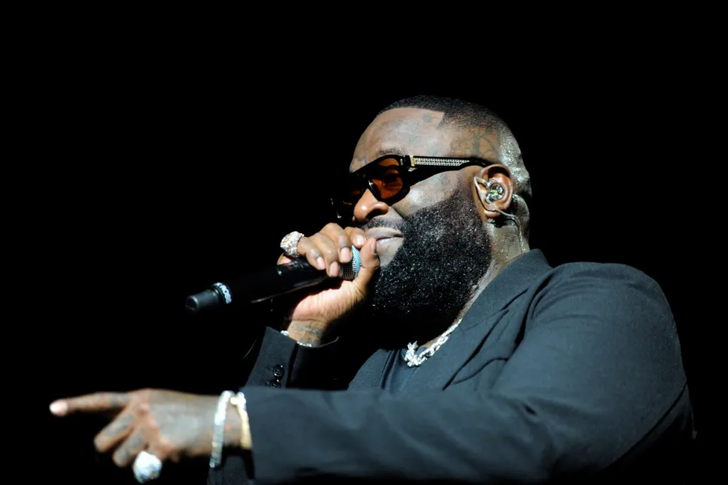 Rick Ross répond au vieillissement de 50 Cent dans les commentaires hip-hop : "F— Quel est votre âge"
