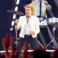 Rod Stewart annule d&rsquo;autres concerts après une procédure de stent cardiaque : « Désolé de laisser tomber mes fans »