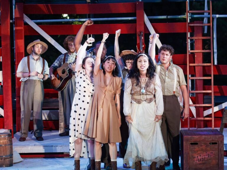 Theatre Alliance rend un puissant hommage musical à l&rsquo;héritage de Woody Guthrie