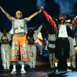 Tournée R&B d&rsquo;Usher & Chris Brown : tous les invités surprises jusqu&rsquo;à présent