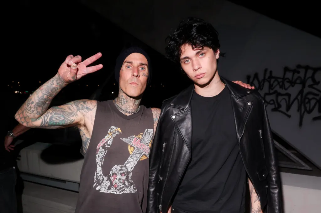 Travis Barker a dit à son fils Landon Barker de refuser « The Voice » : « Tu es bien trop cool pour ça »