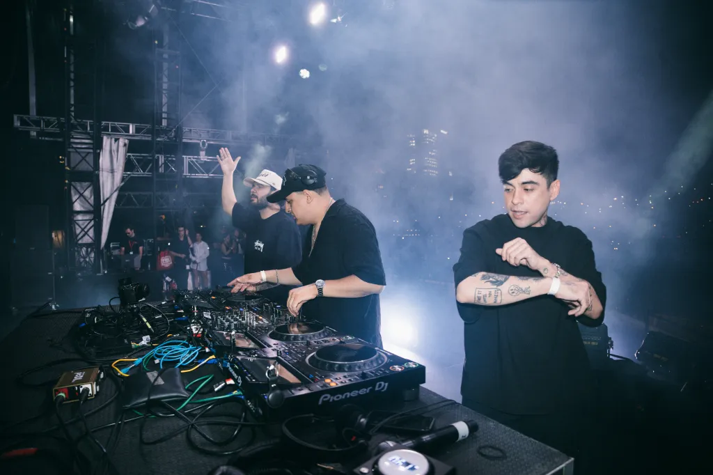 3BallMTY est de retour – tout comme le Guarachero tribal, les bottes pointues mexicaines et tout le reste : « Tous les 10 ans, les choses reviennent »