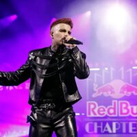 Rauw Alejandro transforme son passé, son présent et son avenir en un spectacle en trois actes au stade Forest Hills : « 2027 sera complètement Raúl »