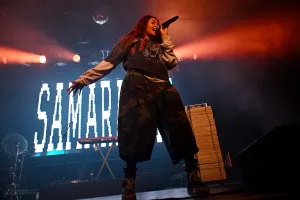 Samara Cyn se produit sur scène lors du concert Billboard R&B Hip-Hop Live 2026 qui s'est tenu au Brooklyn Steel le 10 septembre 2026 à Brooklyn, New York.