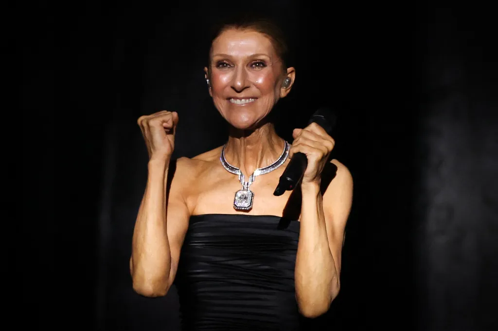 Céline Dion pleure des larmes de joie à Paris : 9 meilleurs moments de la soirée d'ouverture de son retour sur scène
