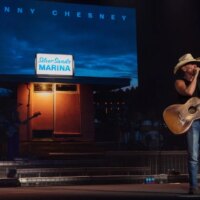 Kenny Chesney accueille ses fans dans la « Silver Sands Marina » lors d&rsquo;un spectacle intime à Nashville : 5 meilleurs moments
