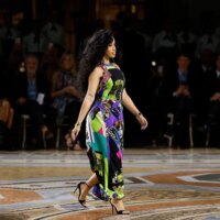 Cardi B réfléchit sur son « rêve » de défiler sur le podium « Vogue » à la Fashion Week de Milan : « Un moment que je n&rsquo;oublierai jamais »
