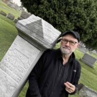 Dans « The Living Dead », Bob Bartlett veut que nous passions un moment effrayant et amusant