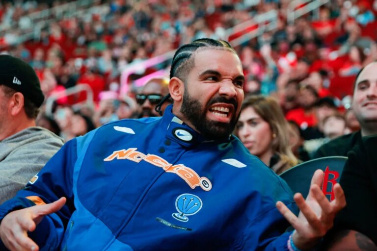 Drake présente une nouvelle chaîne d&rsquo;argent liquide en platine : « Vous pensez que vous pourriez acheter nos artefacts ? »