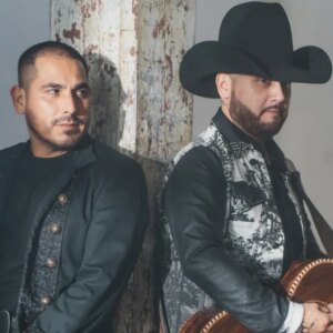Espinoza Paz récupère la première place de la diffusion régionale mexicaine avec la collaboration de La Fiera de Ojinaga « Yo No Dije »