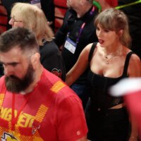 Jason Kelce dit que ses filles ne pouvaient pas arrêter d&rsquo;appeler Taylor Swift ainsi lorsqu&rsquo;elles l&rsquo;ont rencontrée pour la première fois